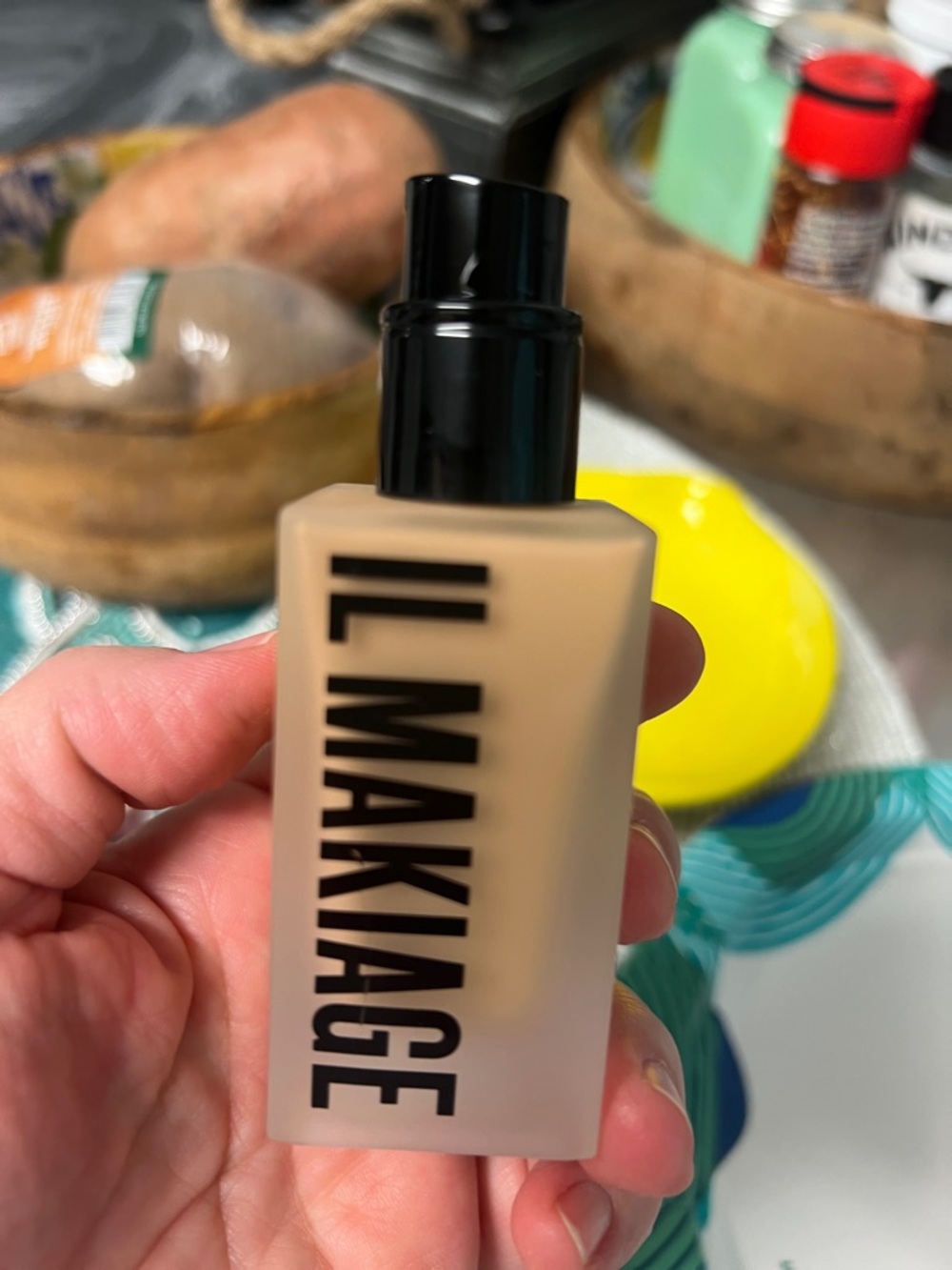 IL MAKIAGE Liquid Foundation - Beige